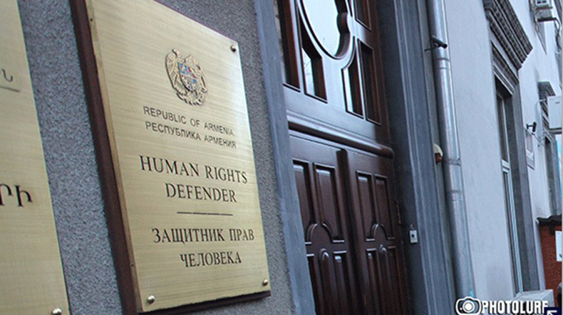 Сотрудники офиса омбудсмена Армении навещают задержанных участников группы «Сасна црер»