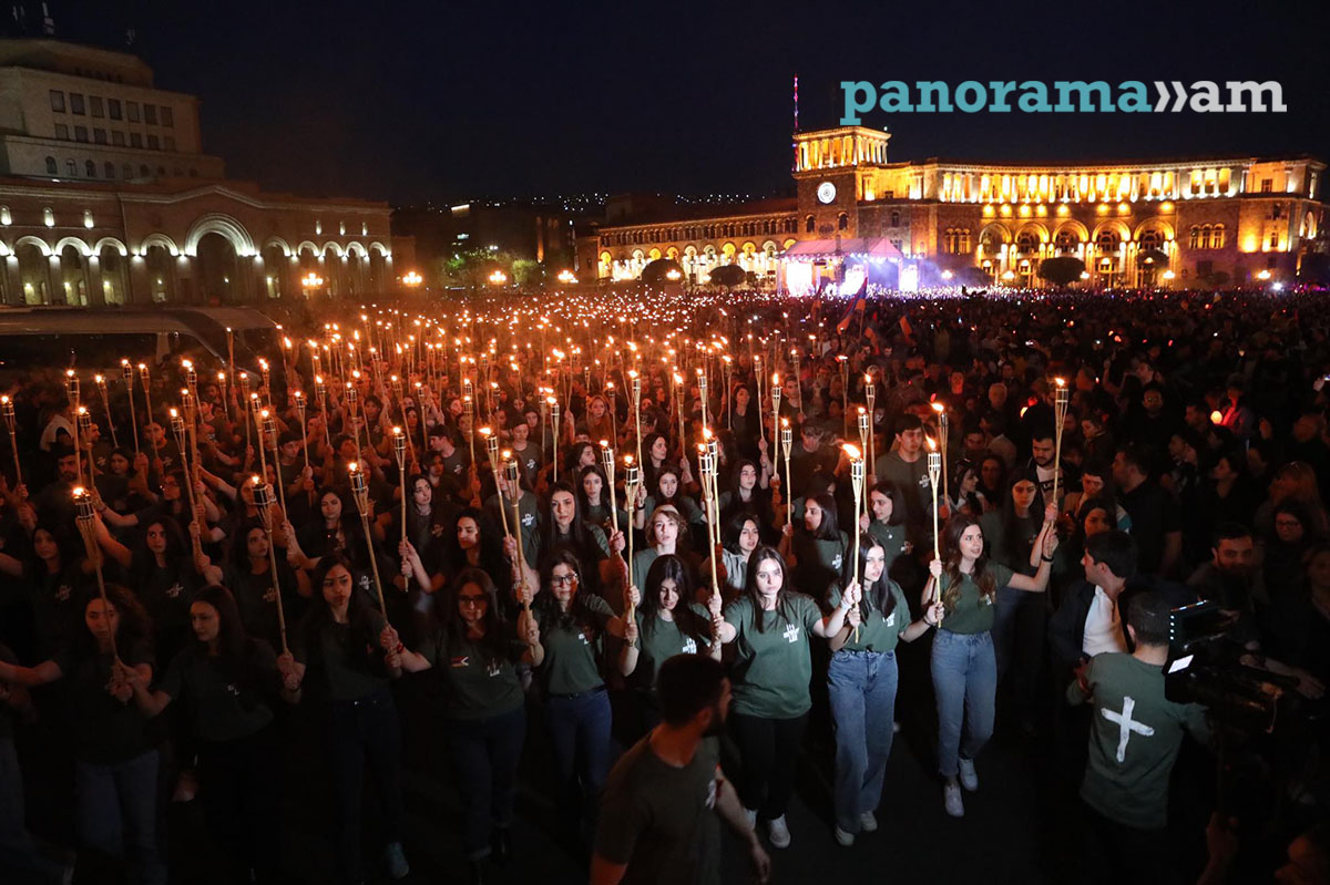 День памяти армян. Факельное шествие в Ереване 23.04.2023. Факельное шествие в Армении. 23 Апреля факельное шествие Ереван. Факельное шествие в Ереване 2022.